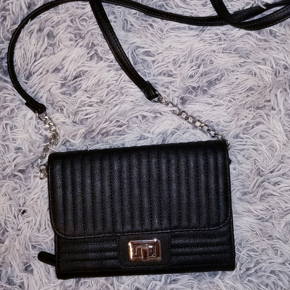 NWOT Candie's Crossbody, black, w/chain
